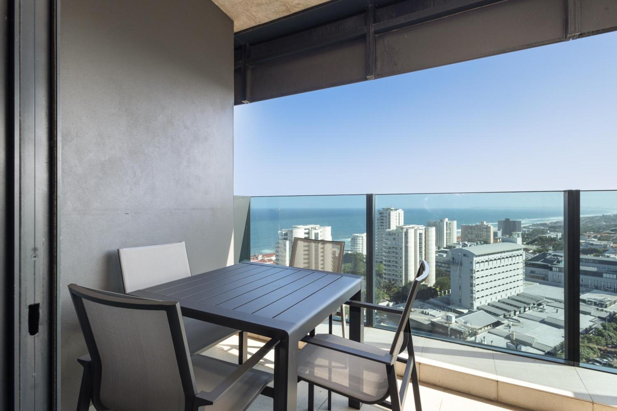 Apartment 1808 Oceans - By In Umhlanga *